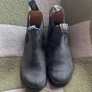 Blundstone Dark Gray Leather Boots